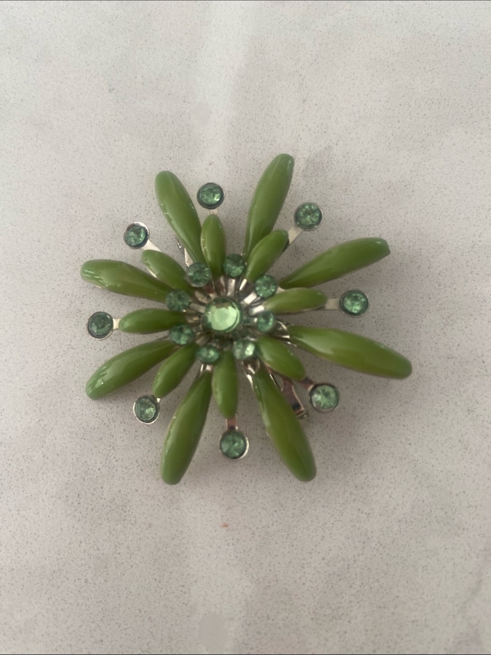 VINTAGE Green Floral Burst Brooch